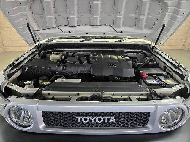 TOYOTA FJ CRUISER 4WD 2011