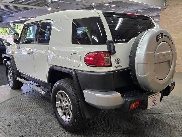 TOYOTA FJ CRUISER 4WD 2011