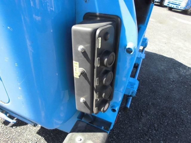 MITSUBISHI FUSOU FIGHTER 2014