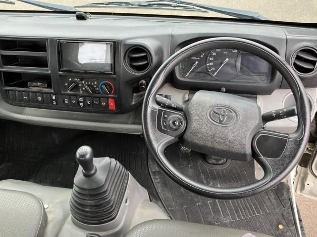TOYOTA DYNA 2020