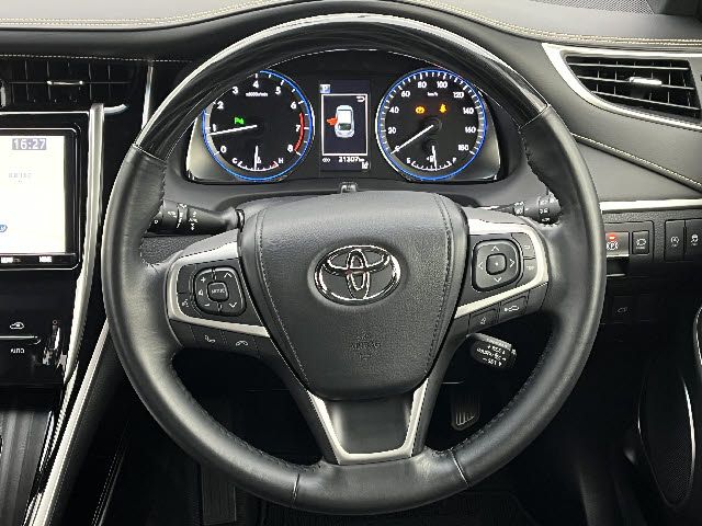 TOYOTA HARRIER 2WD 2019