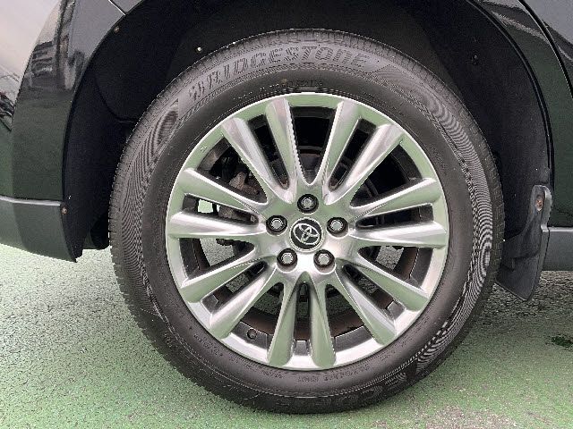 TOYOTA HARRIER 2WD 2019