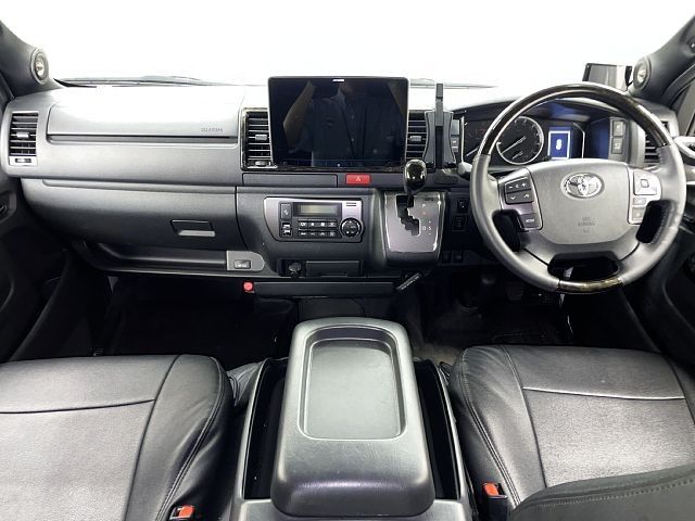 TOYOTA HIACE van 4WD 2022