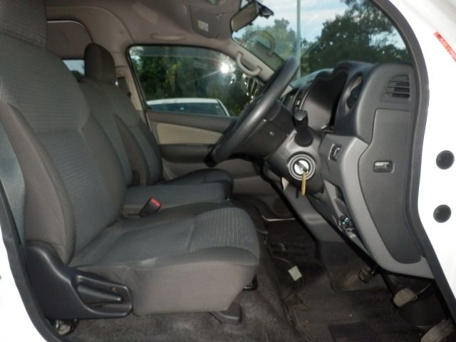 NISSAN NV350 CARAVAN 4WD 2014