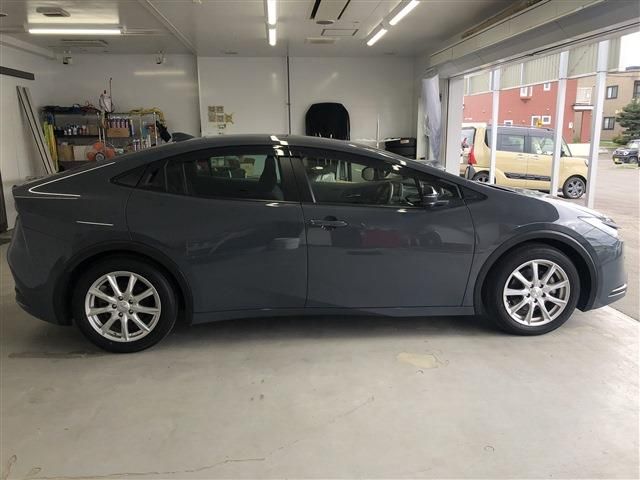 TOYOTA PRIUS 4WD 2023