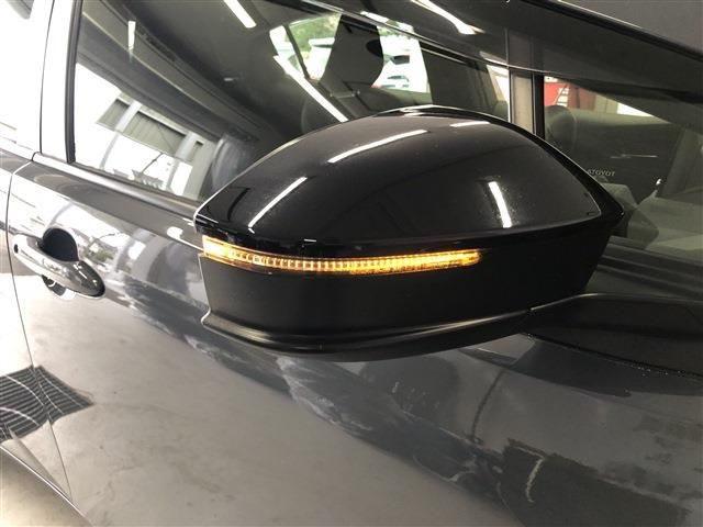 TOYOTA PRIUS 4WD 2023