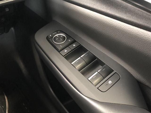 TOYOTA PRIUS 4WD 2023