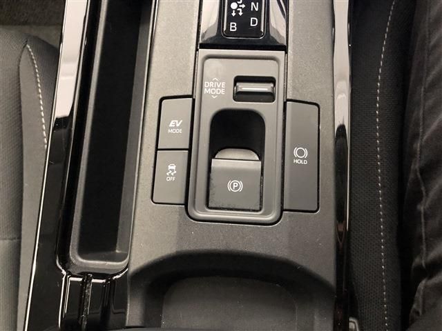 TOYOTA PRIUS 4WD 2023