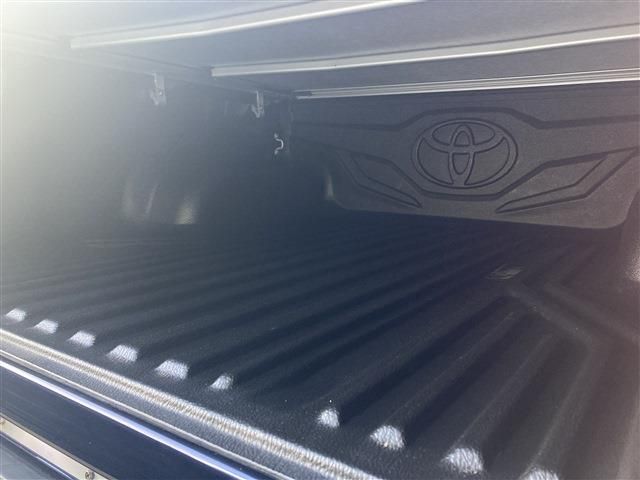 TOYOTA HILUX 4WD 2021