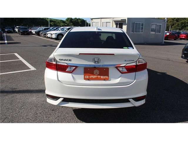 HONDA GRACE HYBRID 2018