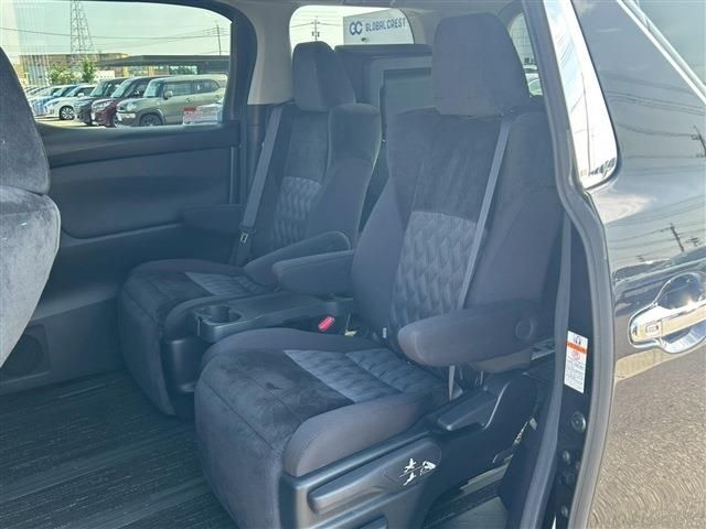 TOYOTA VELLFIRE 2019