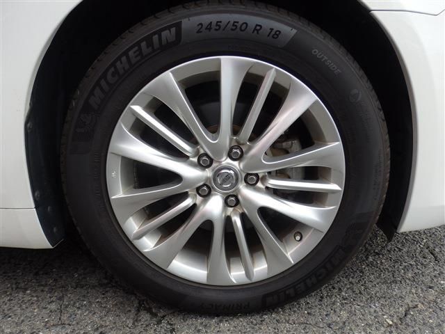 NISSAN CIMA HYBRID 2012