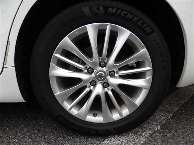 NISSAN CIMA HYBRID 2012