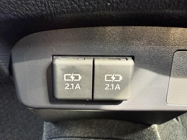 TOYOTA SIENTA HYBRID 2019