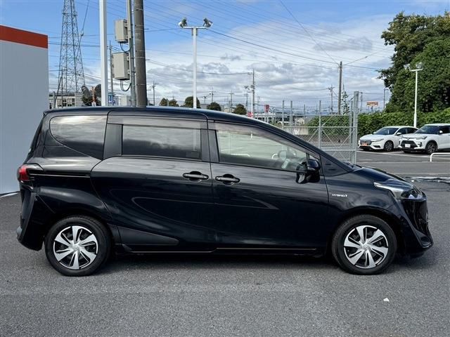 TOYOTA SIENTA HYBRID 2019