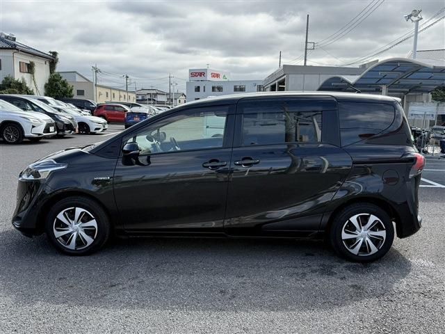 TOYOTA SIENTA HYBRID 2019