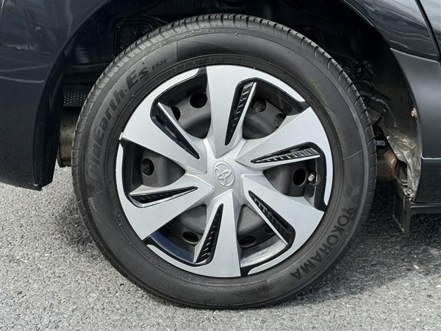 TOYOTA SIENTA HYBRID 2019