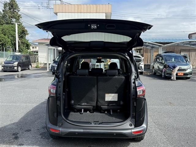 TOYOTA SIENTA HYBRID 2019