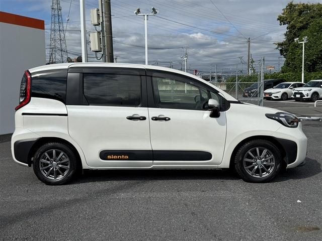 TOYOTA SIENTA HYBRID 2023