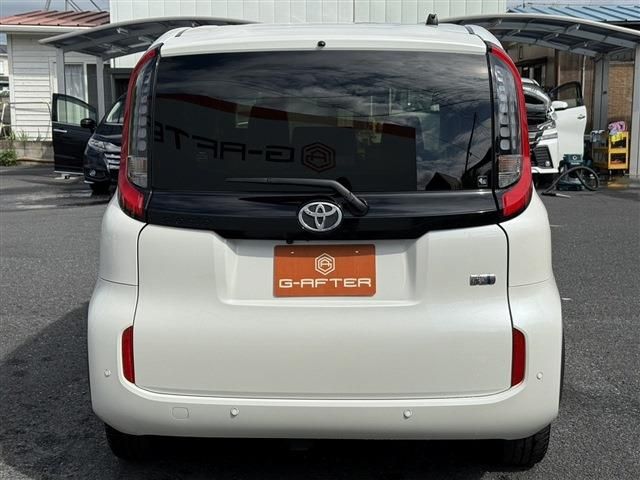 TOYOTA SIENTA HYBRID 2023