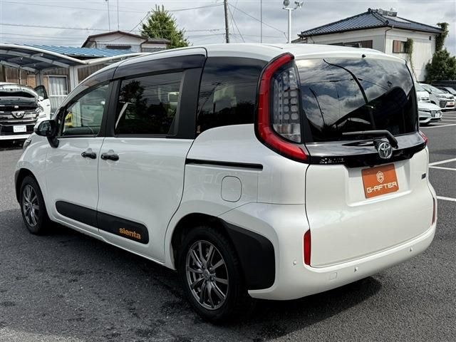 TOYOTA SIENTA HYBRID 2023