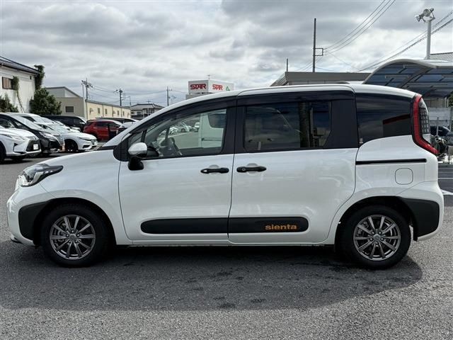 TOYOTA SIENTA HYBRID 2023