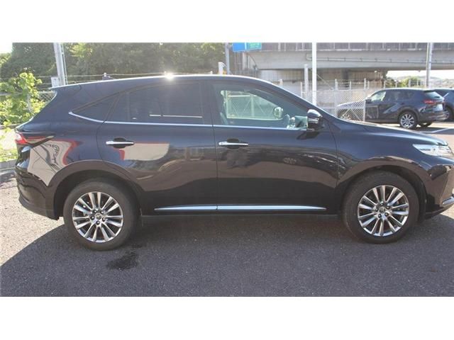 TOYOTA HARRIER 2WD 2017