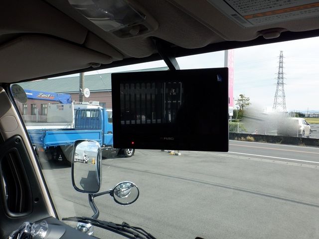 MITSUBISHI CANTER 2025