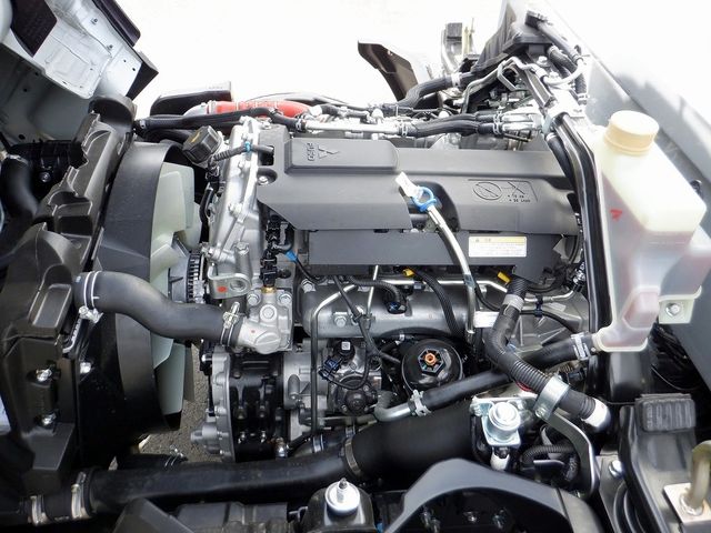 MITSUBISHI CANTER 2025