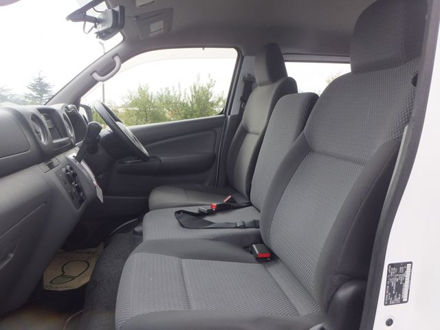 NISSAN NV350 CARAVAN 4WD 2021