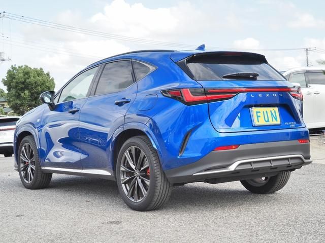 TOYOTA LEXUS NX450h+ AWD 2023
