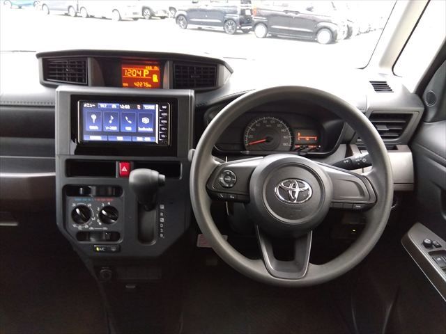 TOYOTA ROOMY 2022