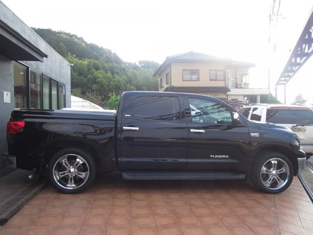 TOYOTA TANDORA 2WD 2013