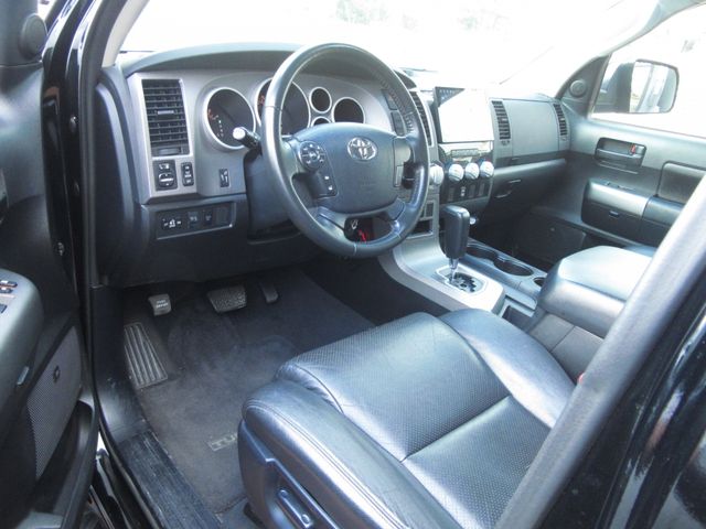 TOYOTA TANDORA 2WD 2013