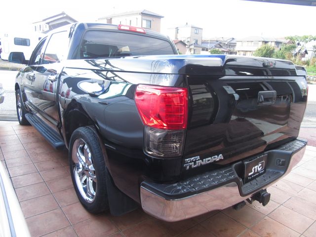 TOYOTA TANDORA 2WD 2013