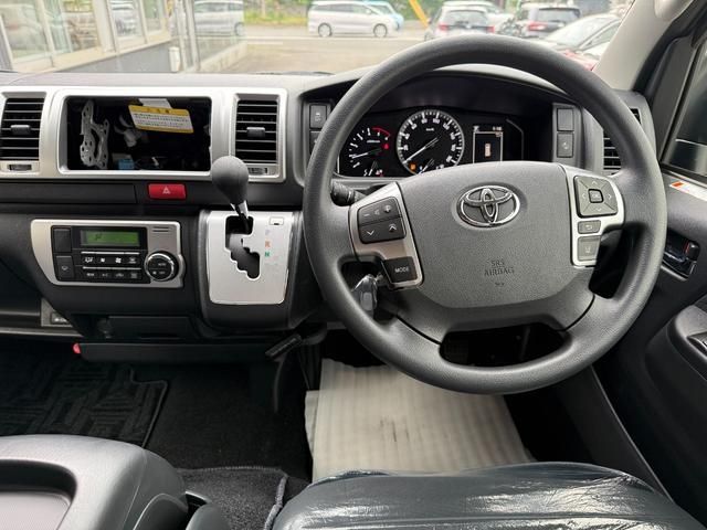 TOYOTA HIACE van 2WD 2025