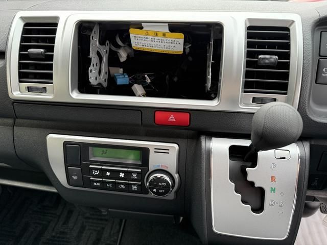 TOYOTA HIACE van 2WD 2025