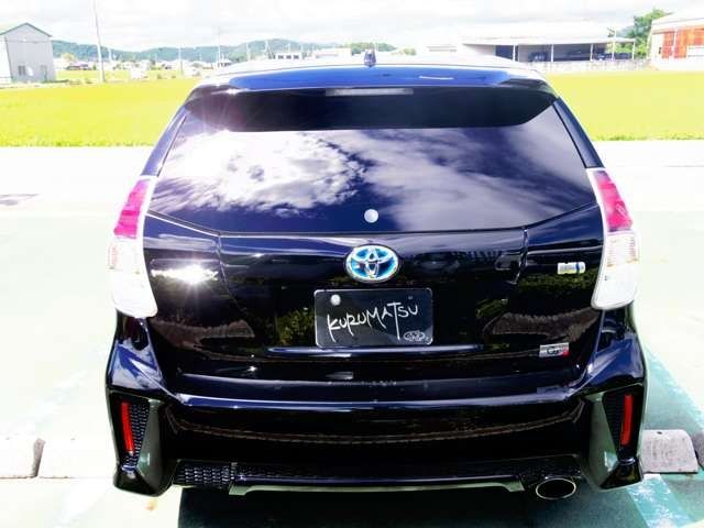 TOYOTA PRIUS Alpha 2015