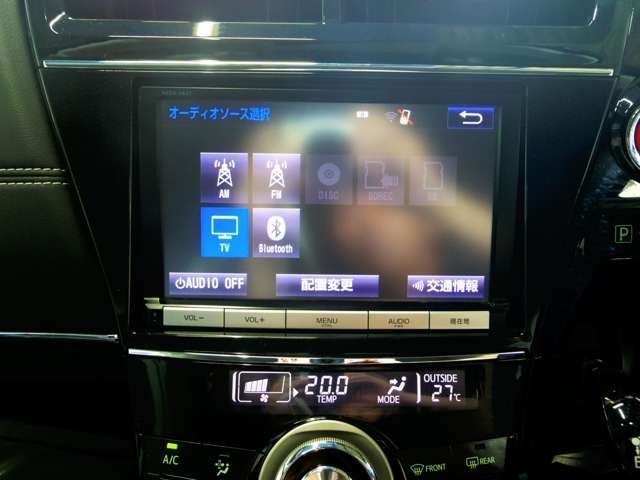 TOYOTA PRIUS Alpha 2015