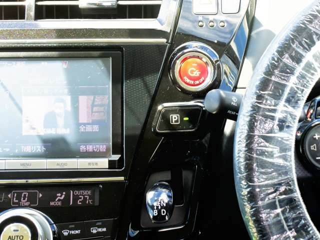 TOYOTA PRIUS Alpha 2015