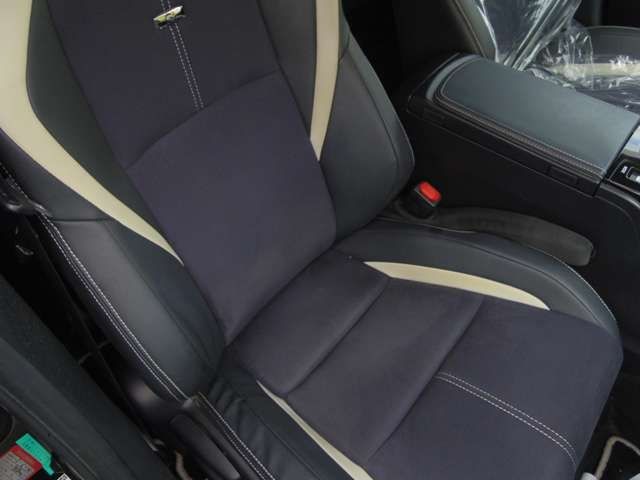 TOYOTA PRIUS Alpha 2015