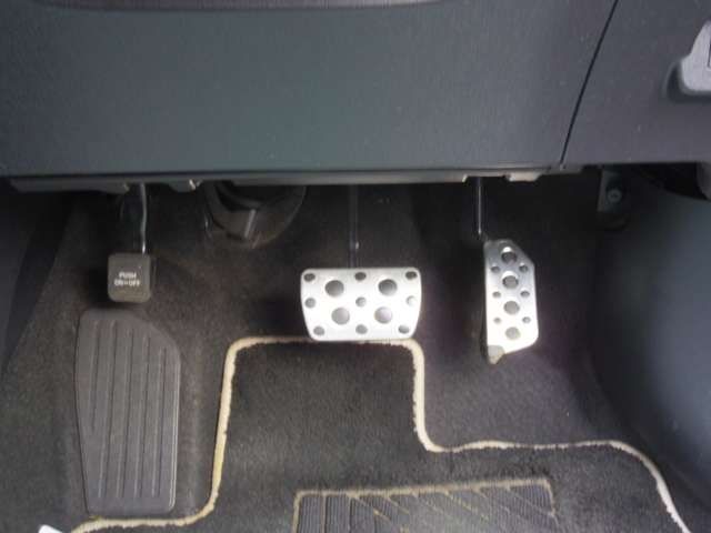 TOYOTA PRIUS Alpha 2015