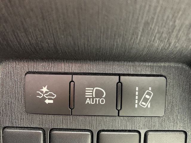 TOYOTA PRIUS Alpha 2014