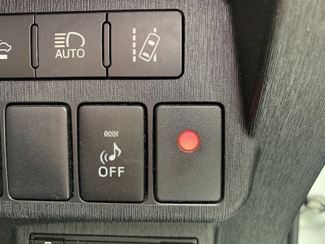 TOYOTA PRIUS Alpha 2014