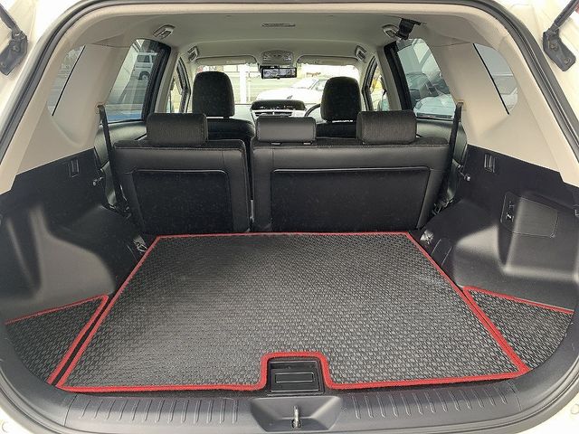 TOYOTA PRIUS Alpha 2014