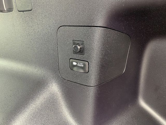 TOYOTA PRIUS Alpha 2014