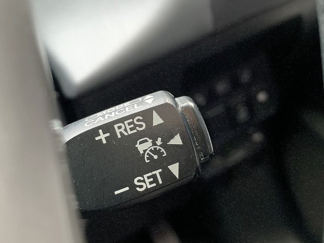 TOYOTA PRIUS Alpha 2014