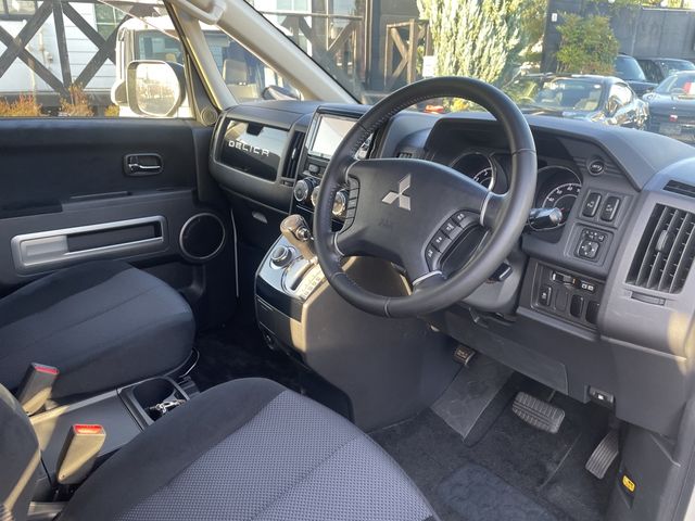 MITSUBISHI DELICA D:5 4WD 2014