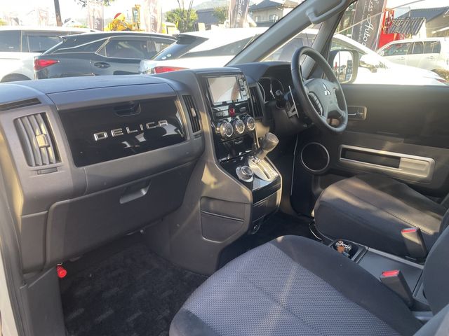 MITSUBISHI DELICA D:5 4WD 2014