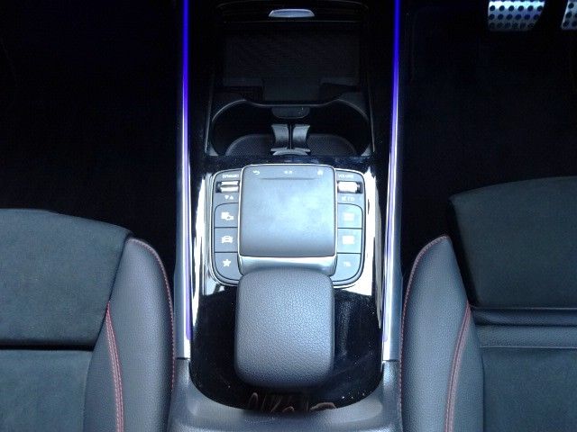 MERCEDES BENZ MERCEDES BENZ GLB 2023